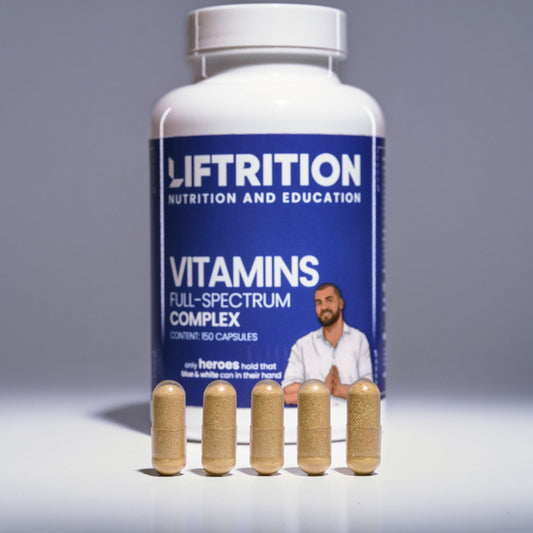 Liftrition Elite Multivitamin von vorn, Etikett vollständig lesbar, davor fünf beige Kapseln nebeneinander — eine Tagesportion.